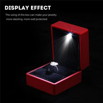 2019 Kreatívny krúžok display box náhrdelník s príveskom, podržte box s LED svetlá módne tvorivé jednoduché jednofarebné roztomilé malé prenosné