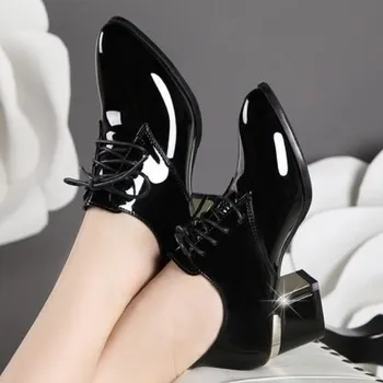 2020 nové jarné dámske vysoké podpätky farbou hrubé dno silné päty čipky patent kožené módne wild dámske topánky manufactur