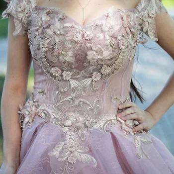 Elegantné Ružové Quinceanera šaty 2020 Nové Appliques Ramena Lištovanie guľové Šaty Čipky Prom Formálne Tylu Župan De Soiree