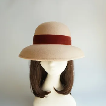 Francúzsky elegantné bell-tvarované klobúk Velvet pásky dekorácie retro ťavej vlny plstený klobúk žena British wild pôvodné Hepburn plstený klobúk