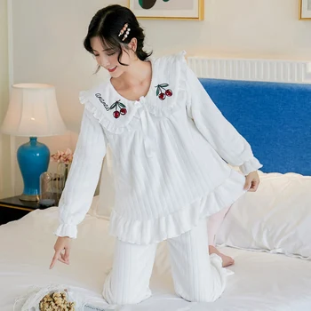 Hrubé Teplé Flanelové Roztomilý Kreslený Totoro Kapucňou Pyžamo Sady Ženy Zimné Dlhý Rukáv Coral Velvet Sleepwear Pijama Mujer Oblečenie Pre Voľný Čas