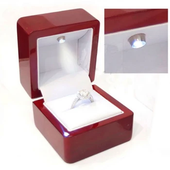 Luxusný Prsteň Kožené šperky Box s LED Svetlom Zapojenie Snubné Prstene Prípade Boxy Červené Nové 2020 šperky organizátor balenie