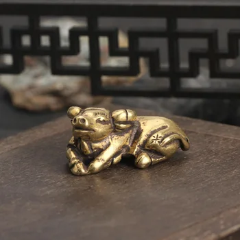 Malý Bronz Ox Prívesok Pevné Brass Čínskeho Zverokruhu Ox Malé Ornament Dobytka Bronzová Socha Býka Geomantie Darček