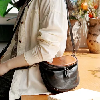 PNDME módne originálne kožené dámske malé ramenné messenger taška na bežné prírodné mäkkej hovädzej kože žien víkend strany sedlo taška