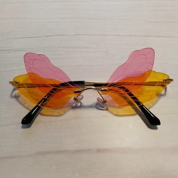 QPeClou 2020 Nové Módne Multicolor Dragonfly Krídla Slnečné Okuliare Ženy Zobraziť Exaggerative Strany Slnečné Okuliare Žena Zábavné Odtiene