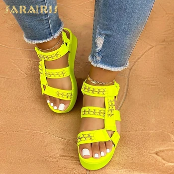 SARAIRIS Fluorescenčná žlté Topánky Reťaze Dekorácie 2020 Plus Veľkosť 44 INY Byt Platformu Gladiator Sandále Letné Topánky Ženy