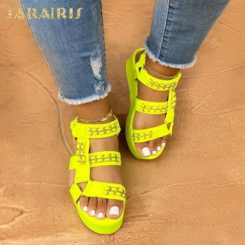 SARAIRIS Fluorescenčná žlté Topánky Reťaze Dekorácie 2020 Plus Veľkosť 44 INY Byt Platformu Gladiator Sandále Letné Topánky Ženy
