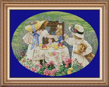 Top Kvalita populárne počíta cross stitch auta Popoludňajší Čaj dve dievčatá medveď bunny doll piť čaj v záhrade Dim 35152